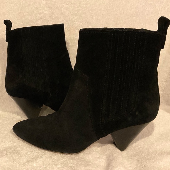 Veronica Beard Shoes - EUC VERONICA BEARD BLACK SUEDE BOOTIES